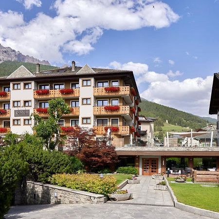 Hotel Rezia Bormio Kültér fotó