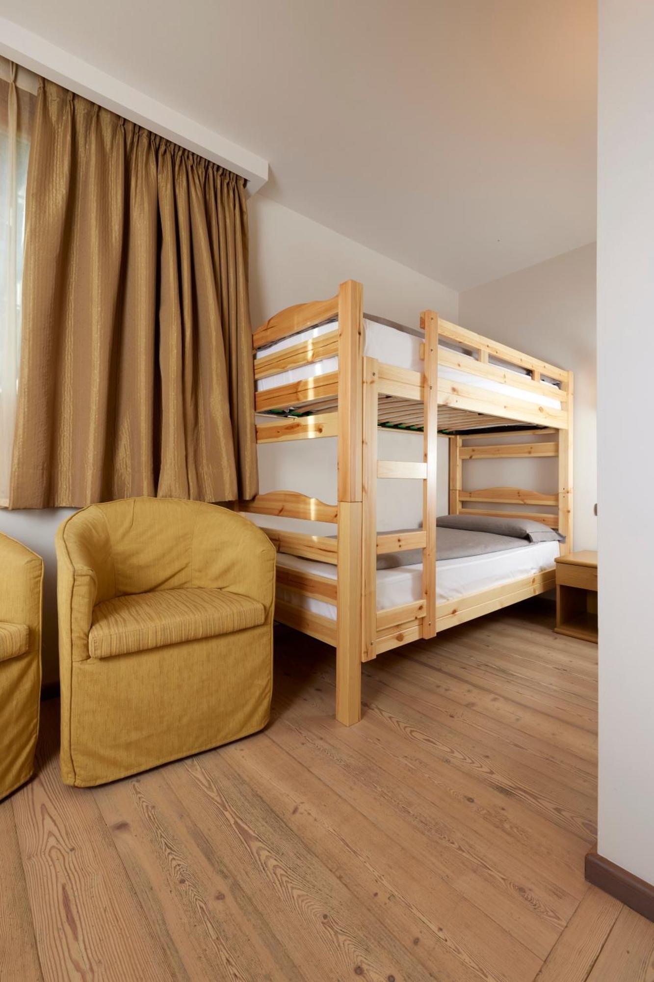 Hotel Rezia Bormio Szoba fotó