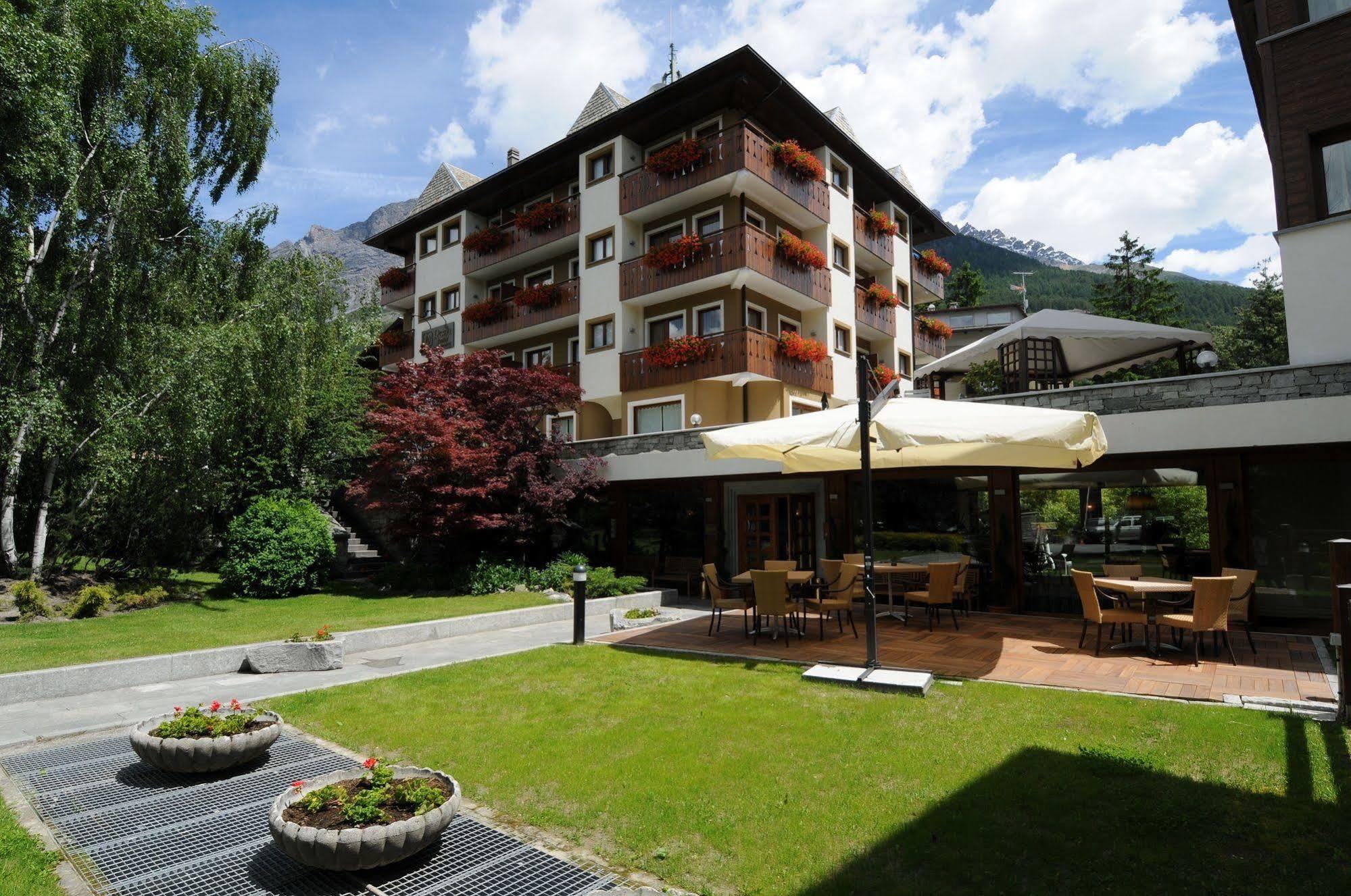 Hotel Rezia Bormio Kültér fotó